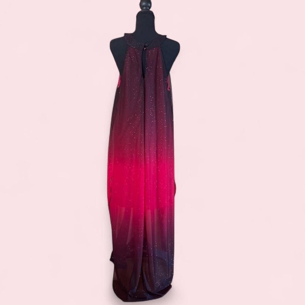 VENUS Sleeveless Ombre Maxi Dress in Red and black - Picture 3 of 6